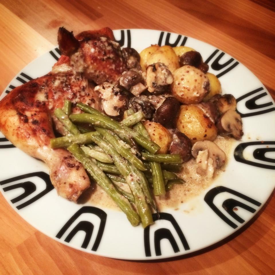 Creamy Mustard Baked Chicken with Roast Potatoes and Green Beans – only 11sp!