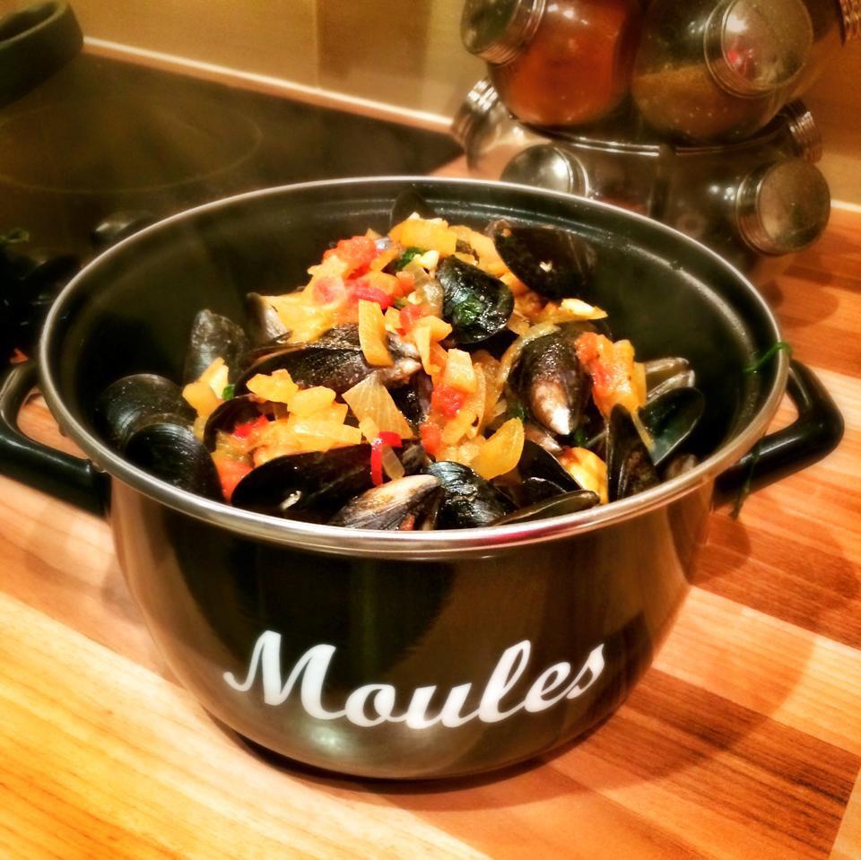 Mussels in a Spicy Tomato Chilli Sauce – 2sp