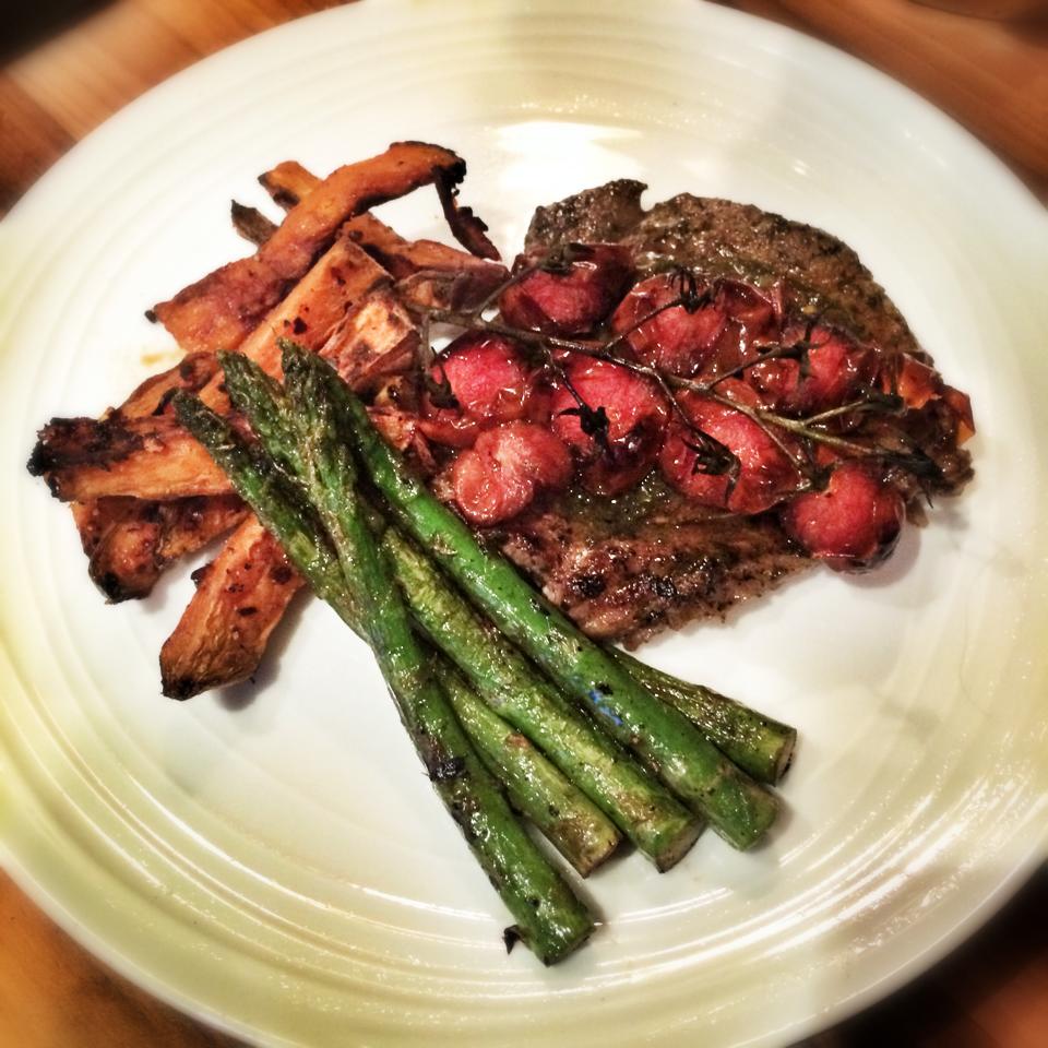 Chimichurri Steak with Balsamic Roasted Tomatoes, Asparagus and Butternut Squash Chips – 6sp