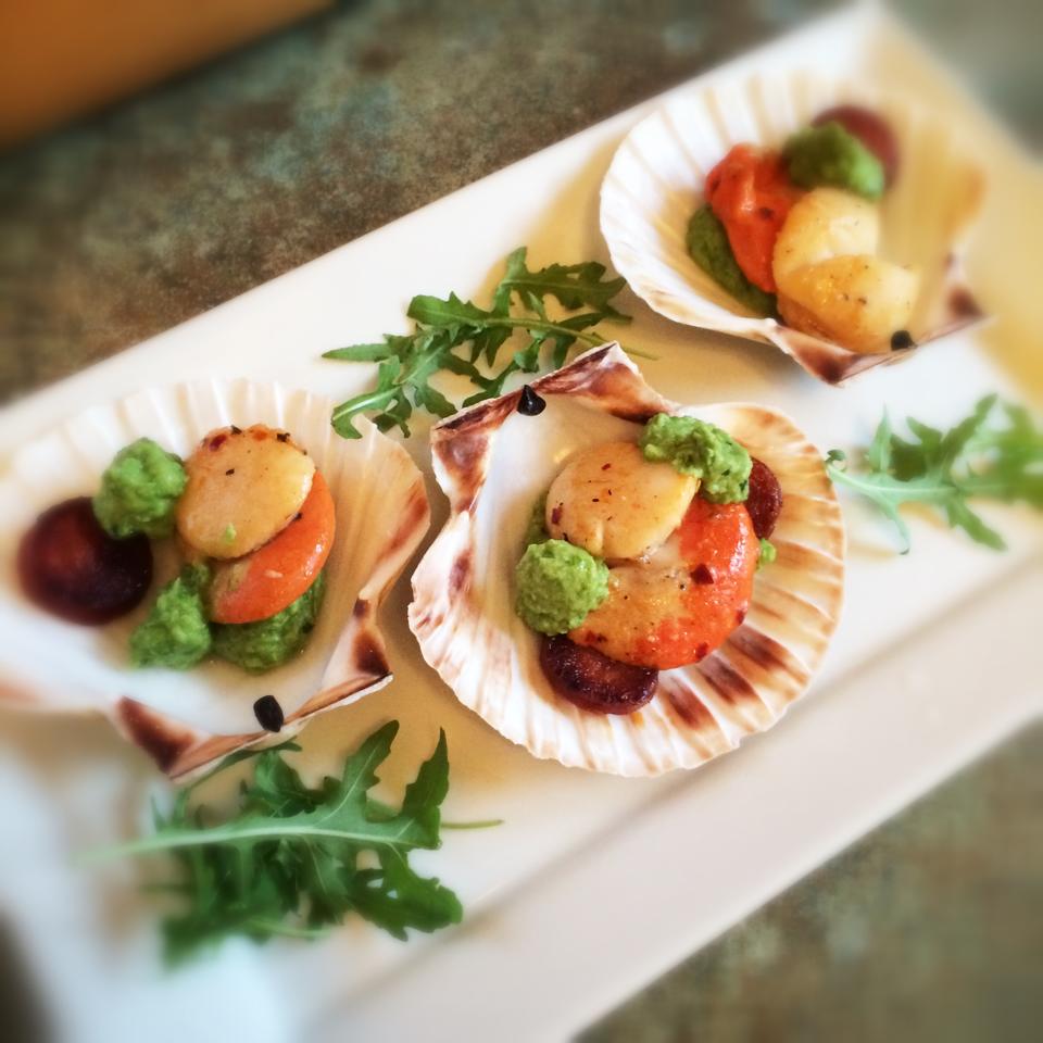 Scallops and Chorizo with a Minted Pea Puree – 3sp