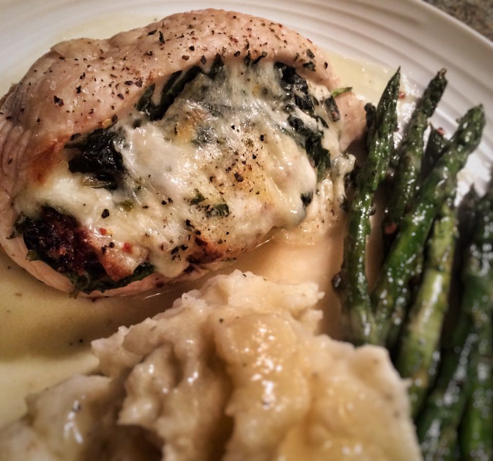 Spinach, Mozzarella and Sun Dried Tomato Stuffed Chicken – 4sp