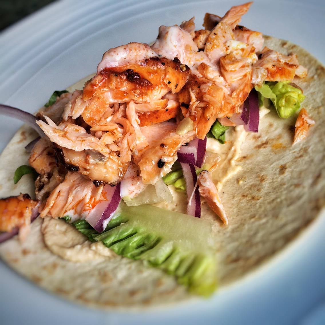 Harissa Salmon and Houmous Salad Wrap – 4sp