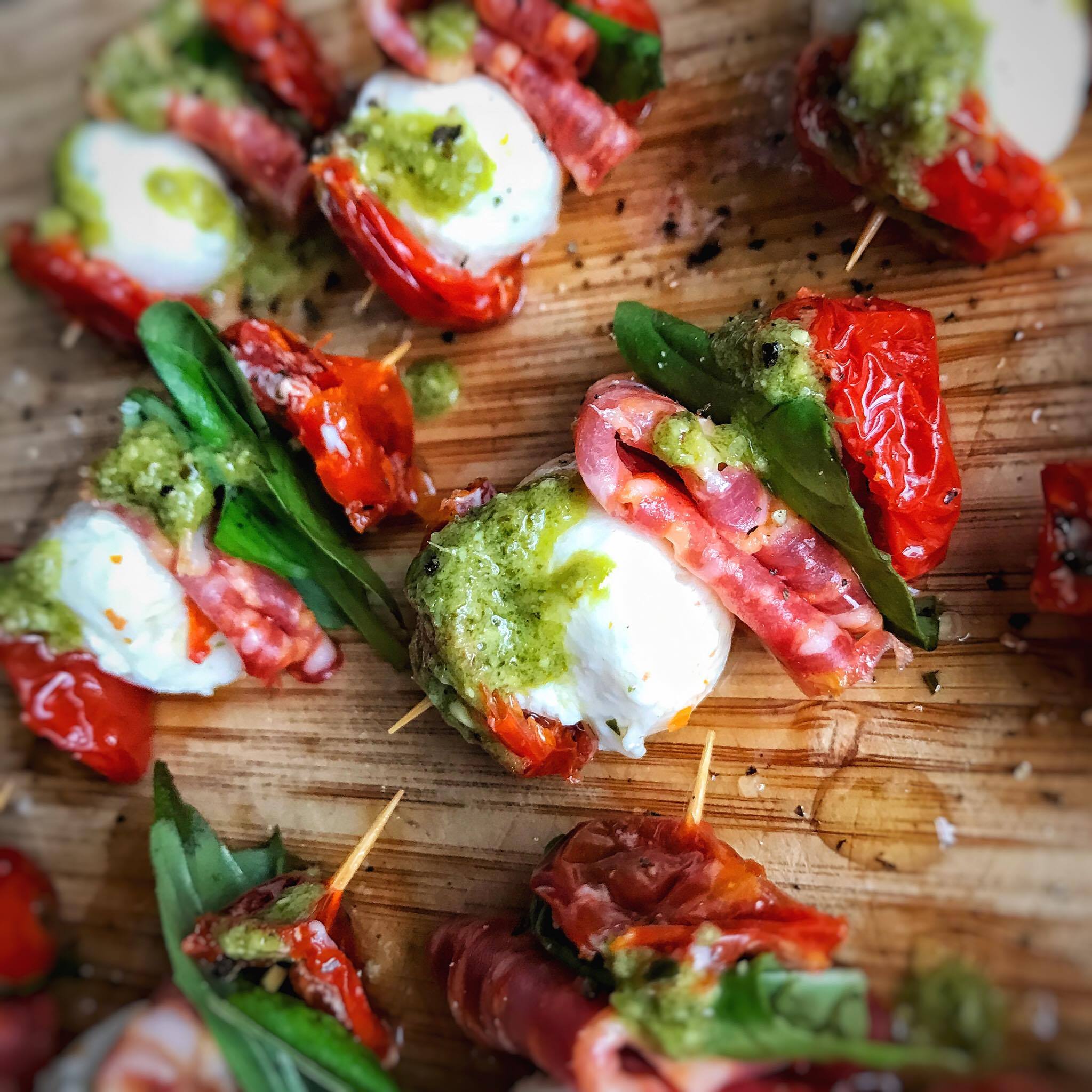 Christmas Canapes – Mozzarella, Pepparoni and Pesto Boccones