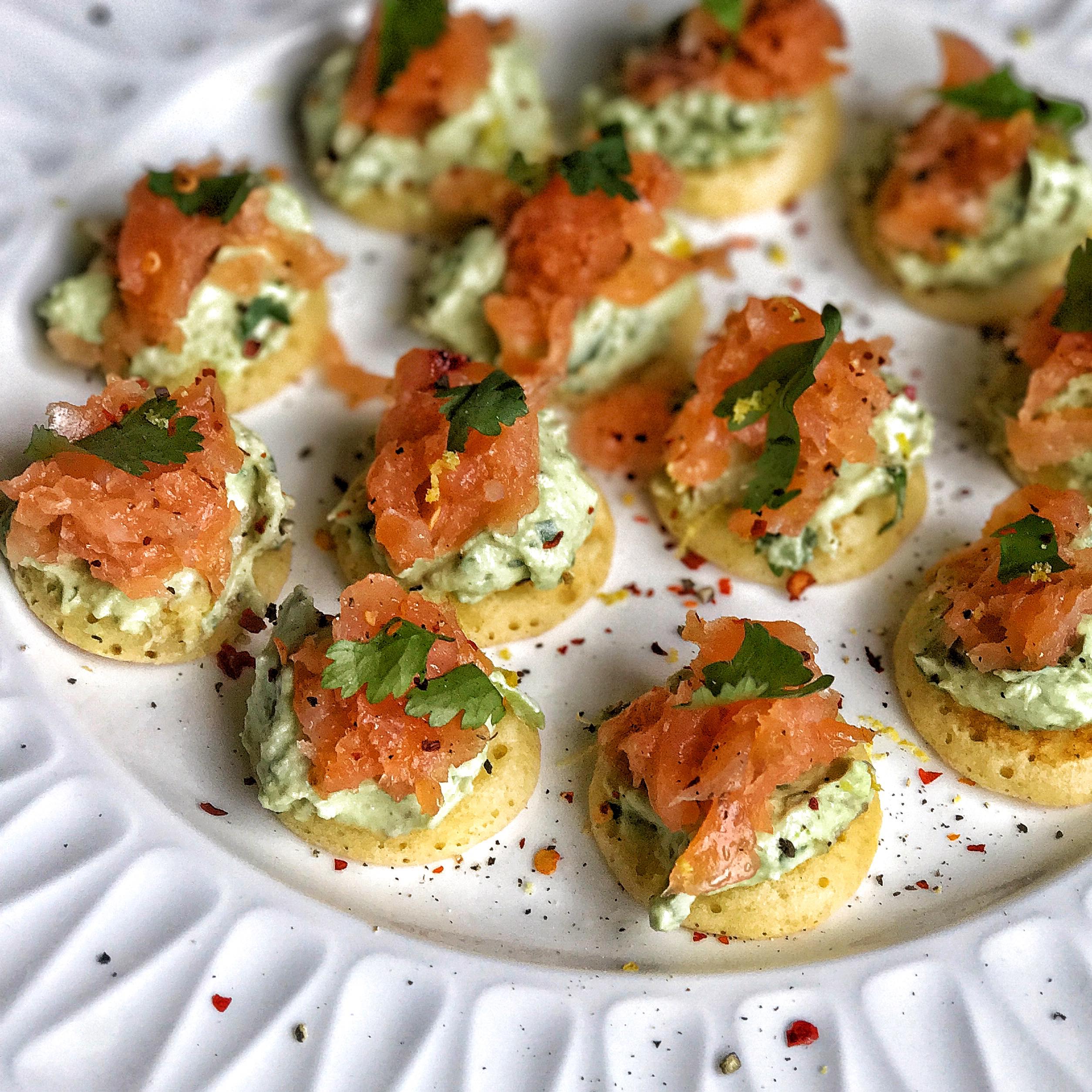 Christmas Canapes – Creamy Avocado and Smoked Salmon Blinis