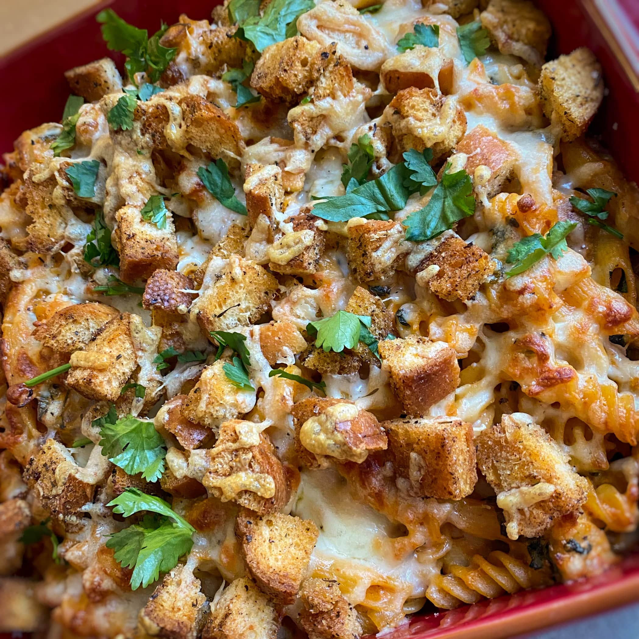 Buffalo Chicken Pasta with Garlic Crouton Top